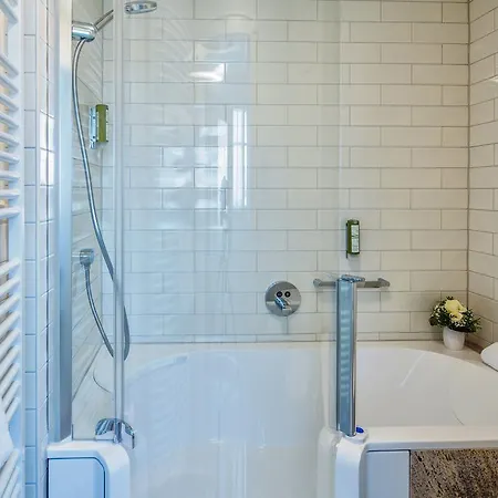 מלון Restaurant Zur Krone