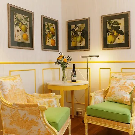 מלון Restaurant Zur Krone 3*